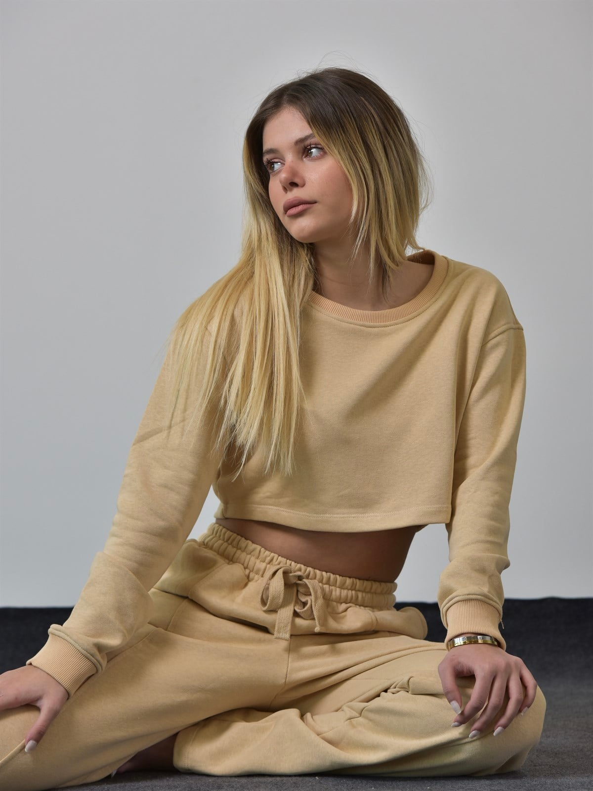 Bej Eşofman Takımı