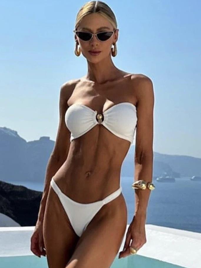 Beyaz Gold Metal Detaylı Bikini Takımı