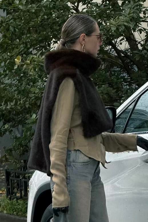 Boğazlı Suni Kürk Görünümlü Yelek - Kahverengi 