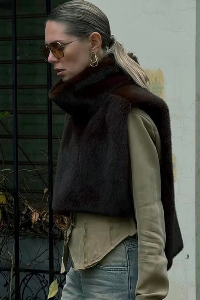 Boğazlı Suni Kürk Görünümlü Yelek - Kahverengi 