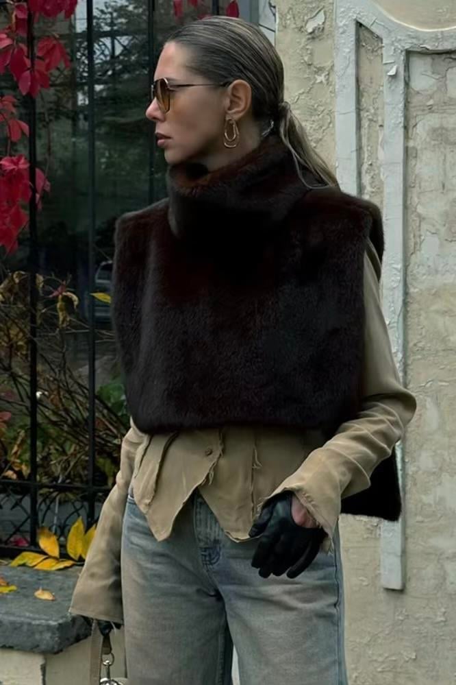 Boğazlı Suni Kürk Görünümlü Yelek - Kahverengi 