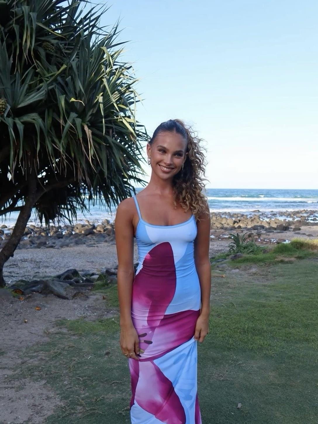 Dahlia Çiçek Desenli Askılı Mavi Elbise