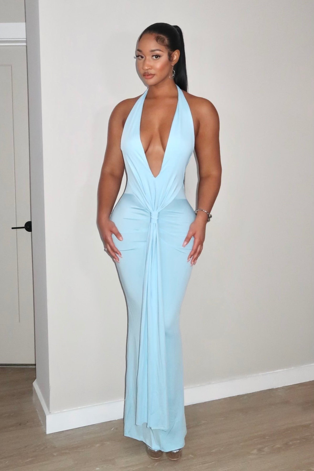 Derin V Yaka Dekolteli Uzun Elbise - Mavi