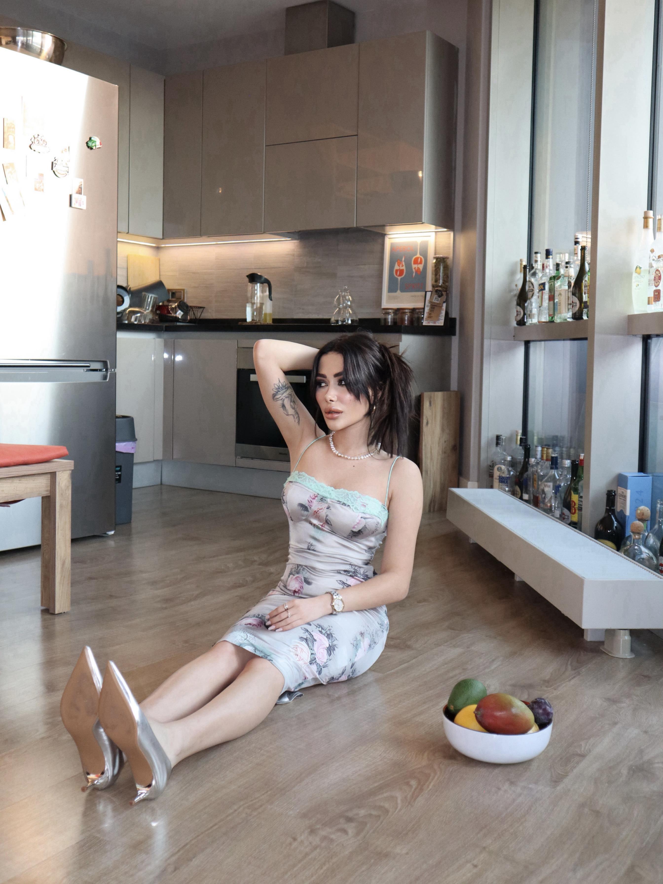 Desenli Dantel Detaylı Elbise