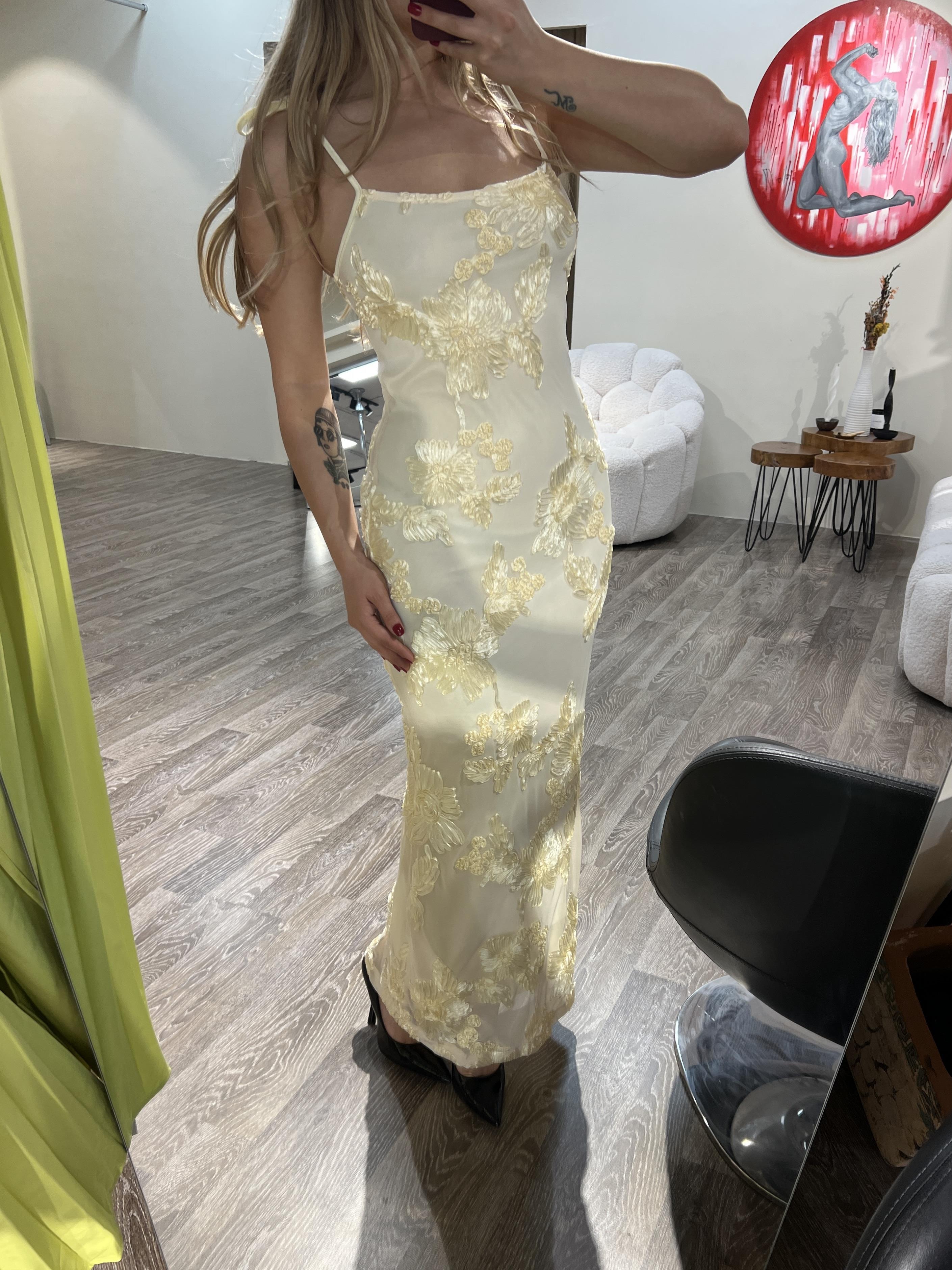 Butter Yellow Çiçek İşlemeli Askılı Maxı Elbise