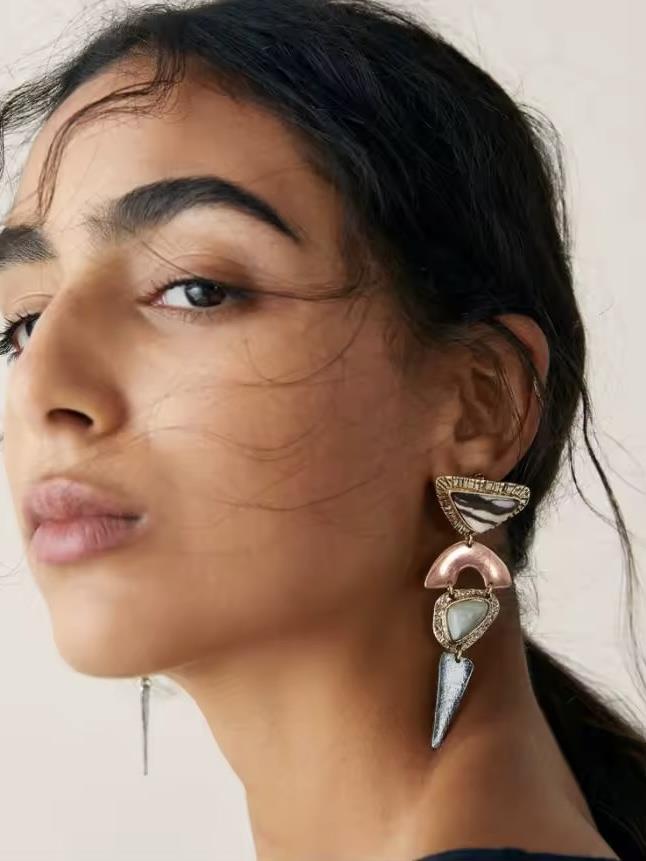 Etnik Sallantlı Üçgen Küpe