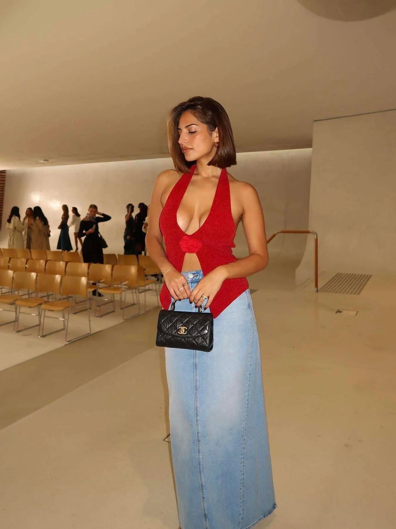 Gül Detaylı Kırmızı Örme Bluz