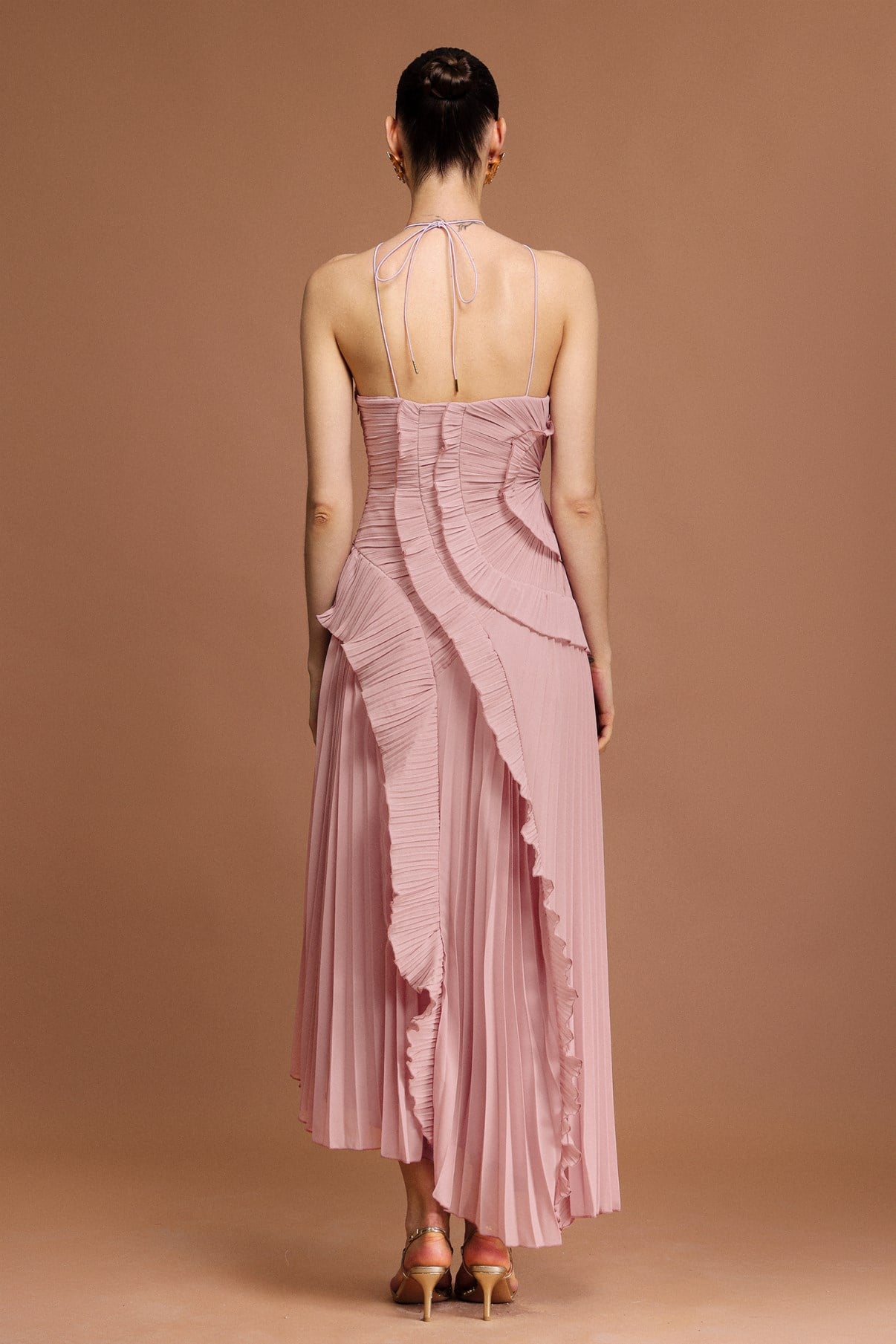 Halter Yaka Fırfır Detaylı Drapeli Midi Elbise - Pembe