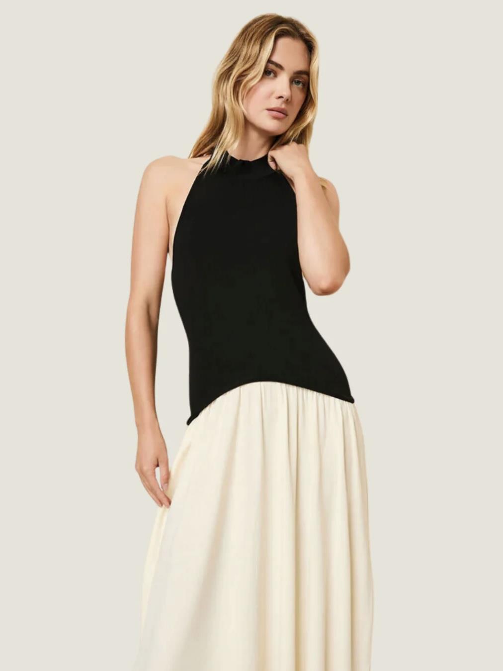 Halter Yaka Volan Etekli Elbise