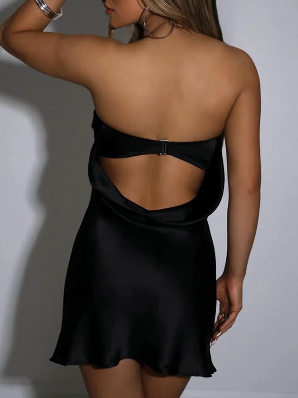 Hazel Sırt Dekolteli Mini Siyah Saten Elbise 