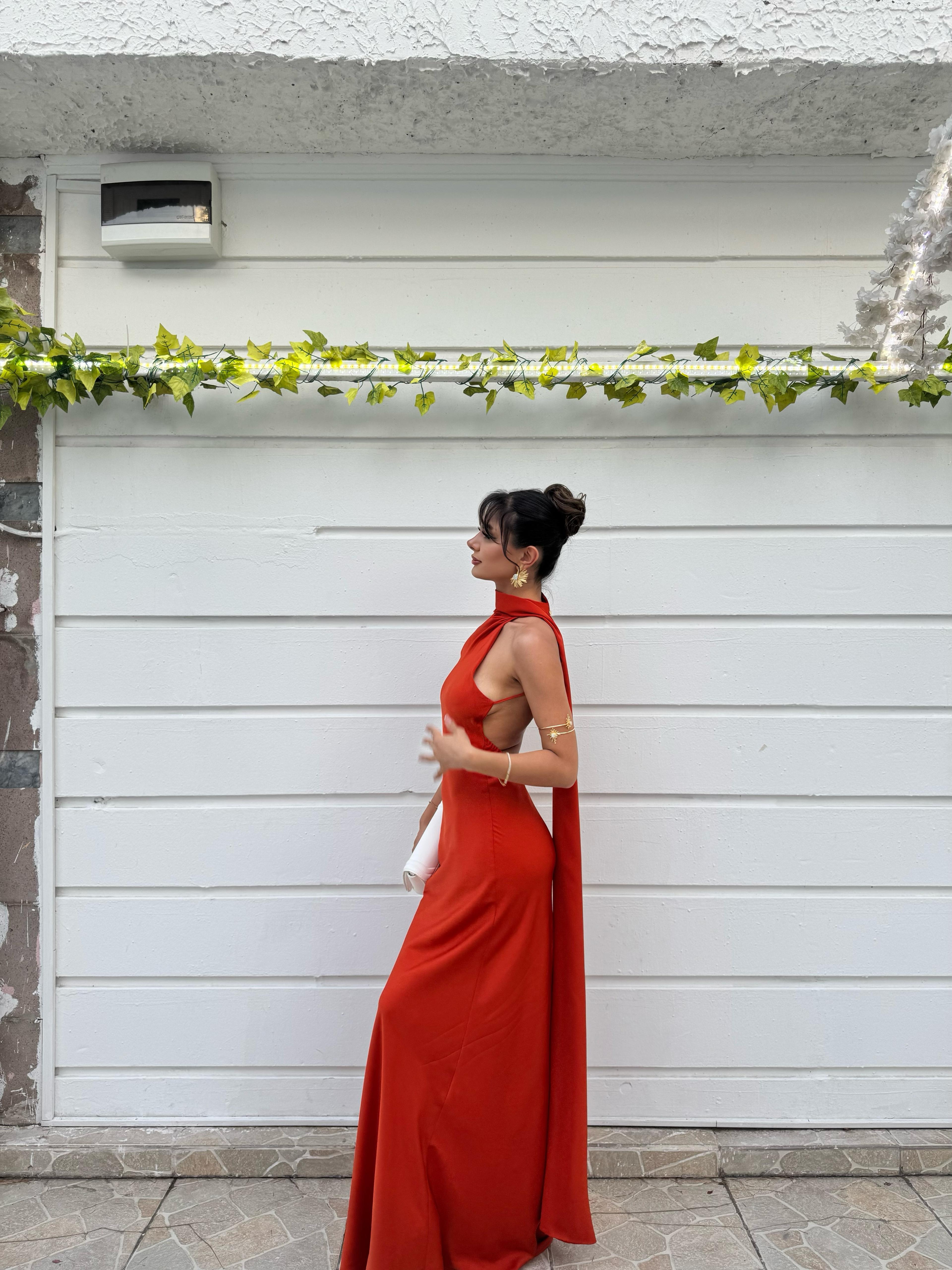 Sırt Dekolteli Şal Detaylı Saten Elbise - Kiremit