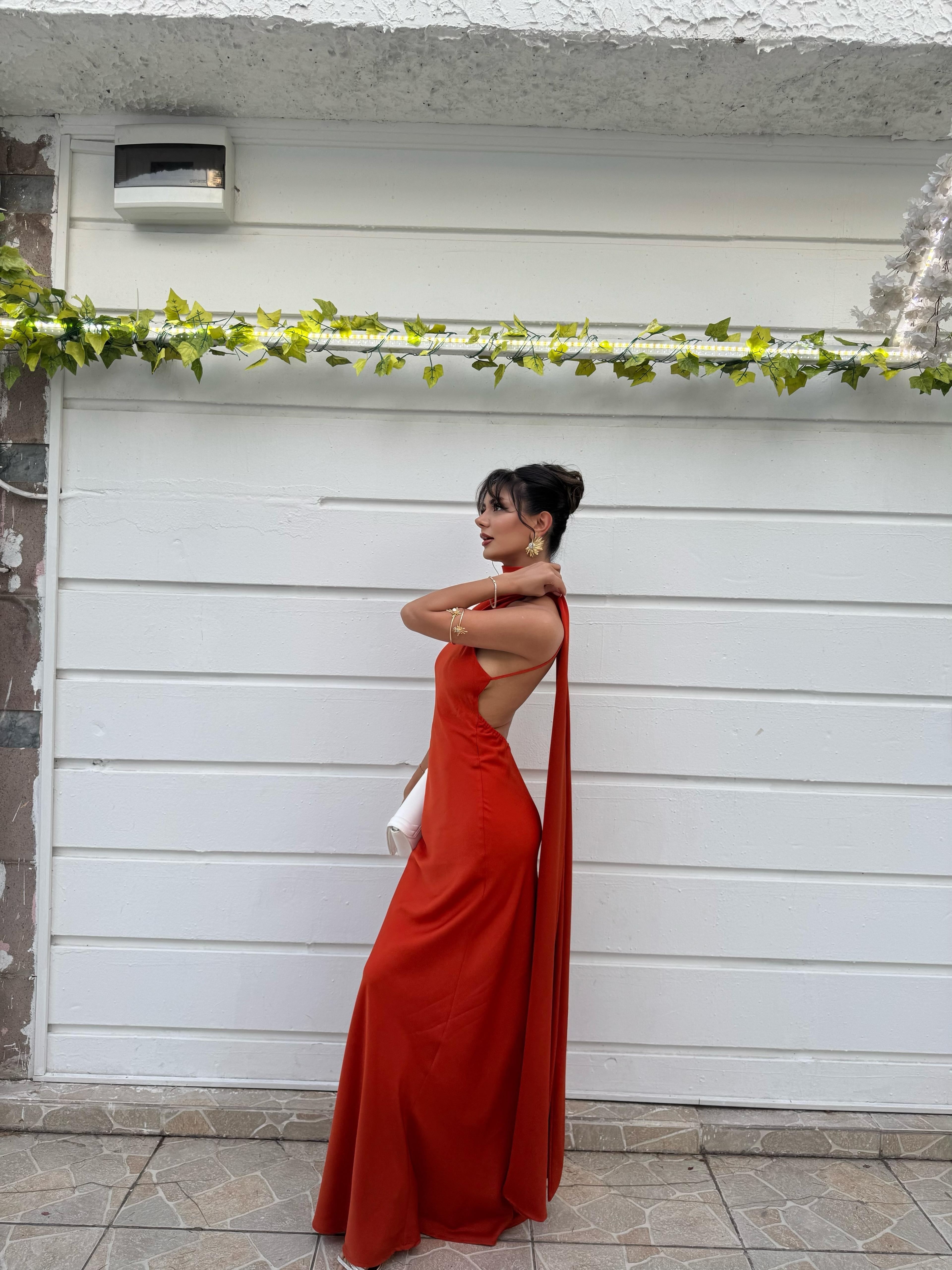 Sırt Dekolteli Şal Detaylı Saten Elbise - Kiremit