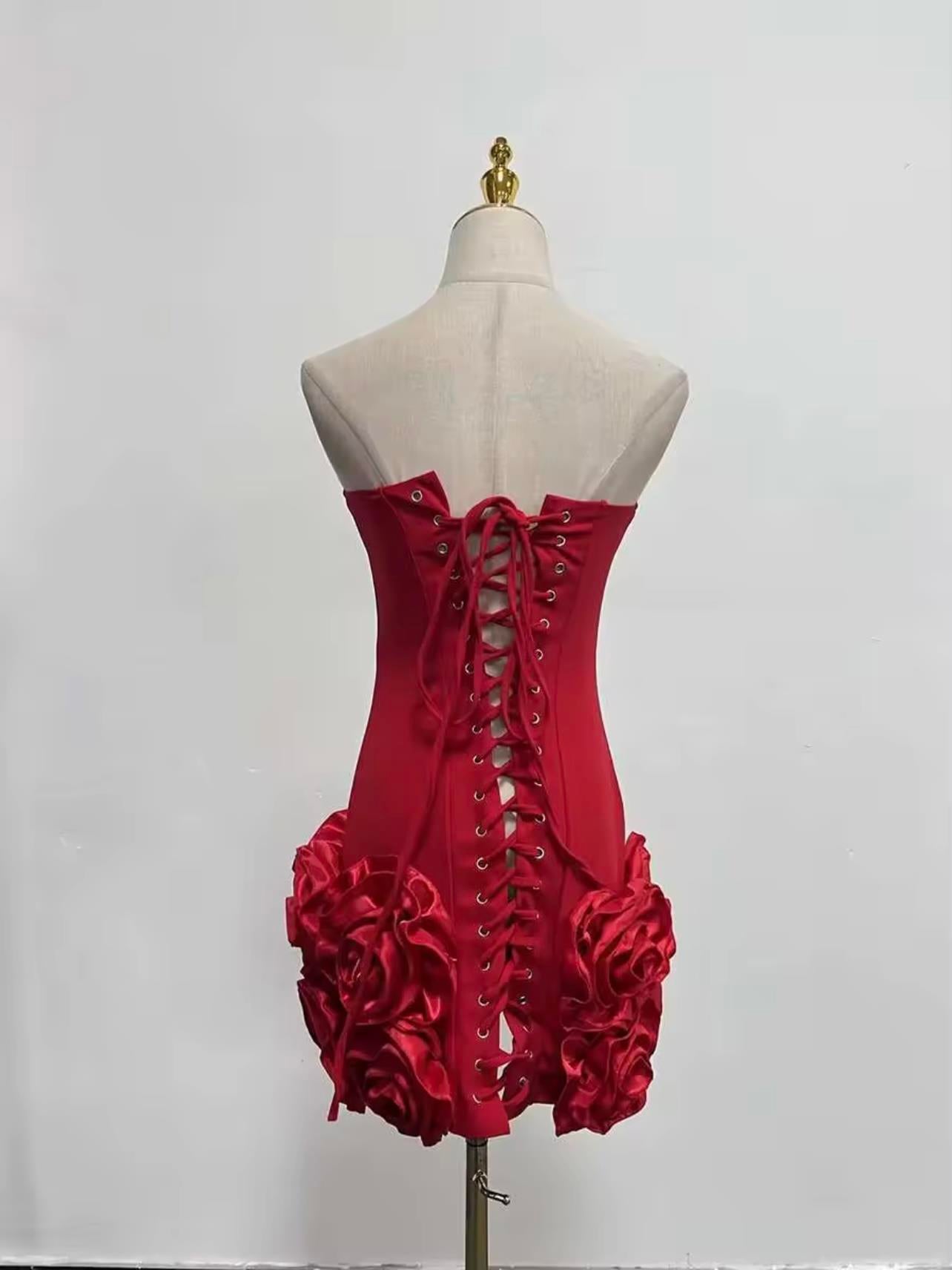 Kırmızı Gül Aplikeli Mini Elbise