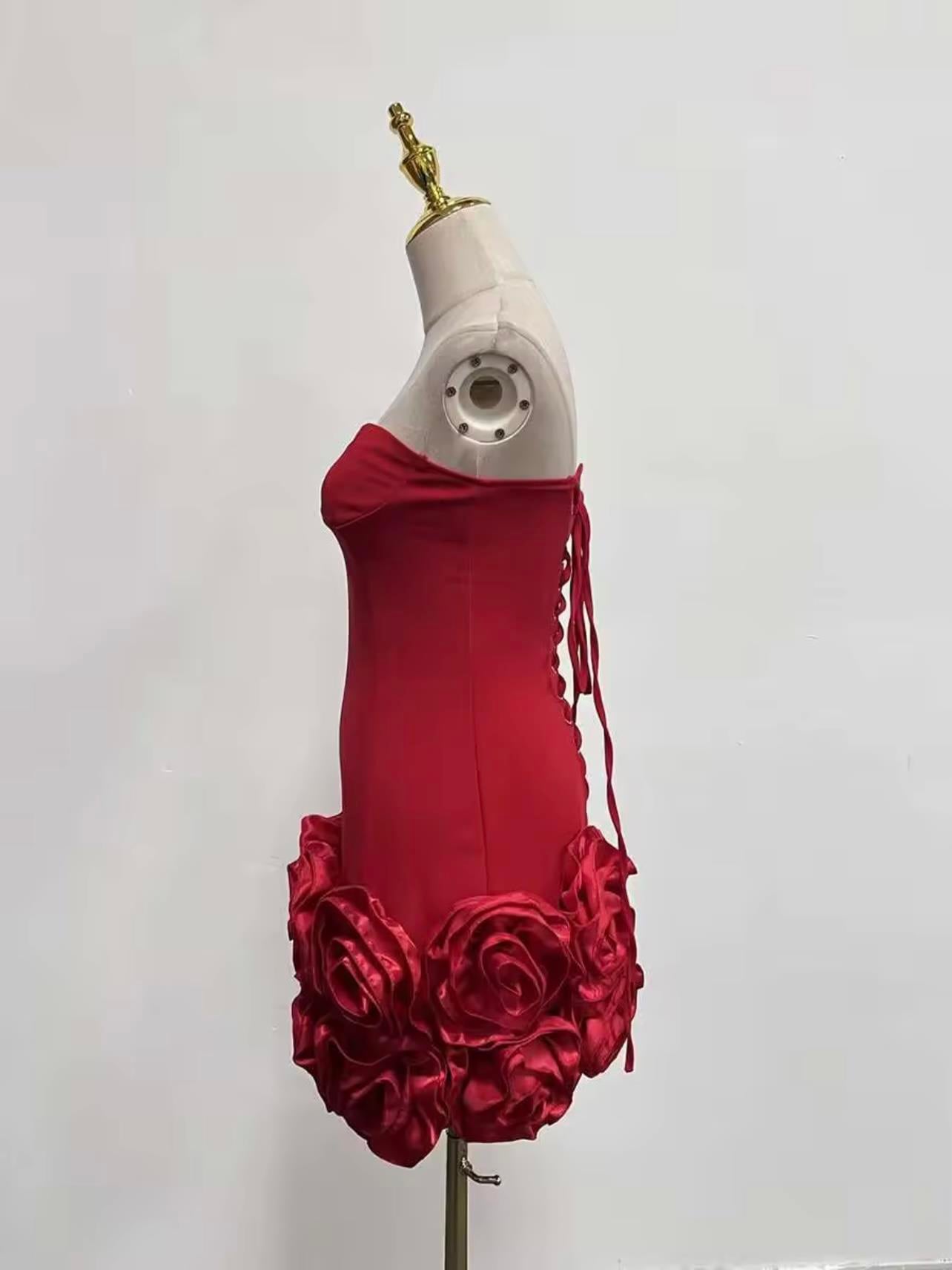 Kırmızı Gül Aplikeli Mini Elbise