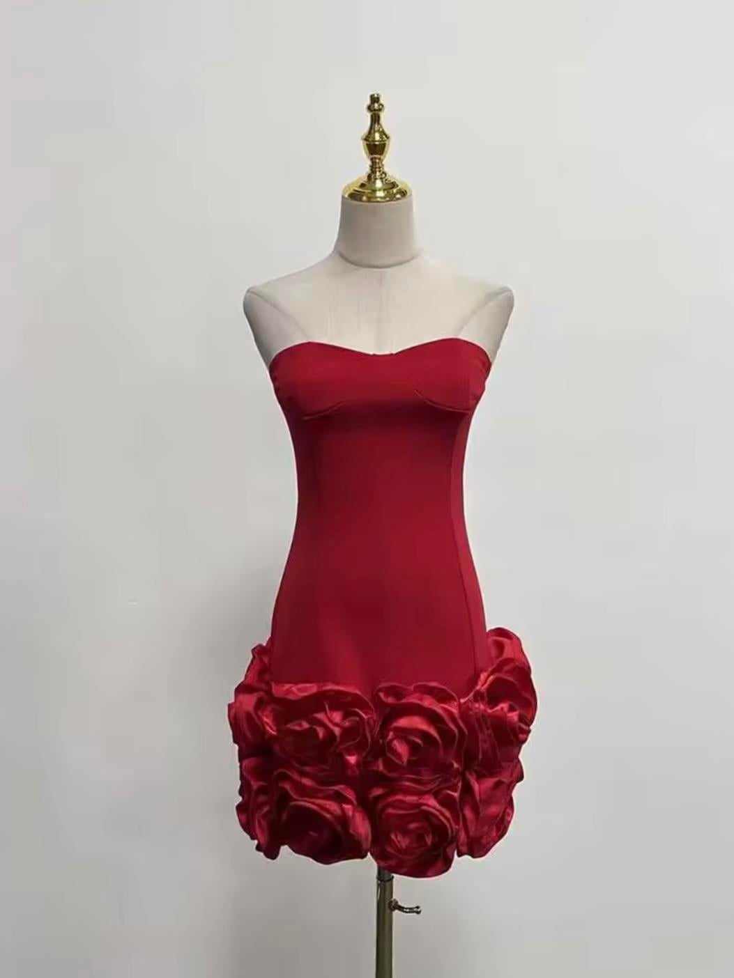 Kırmızı Gül Aplikeli Mini Elbise