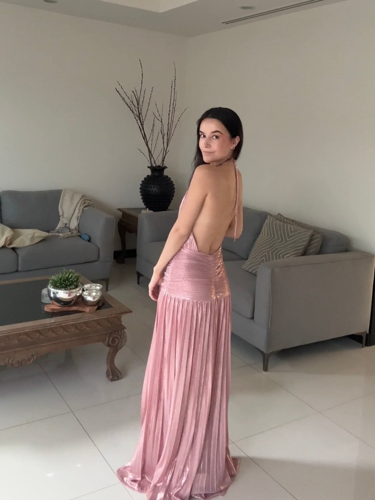 Metalik Dokulu Halter Yaka Yırtmaçlı Uzun Elbise - Pembe
