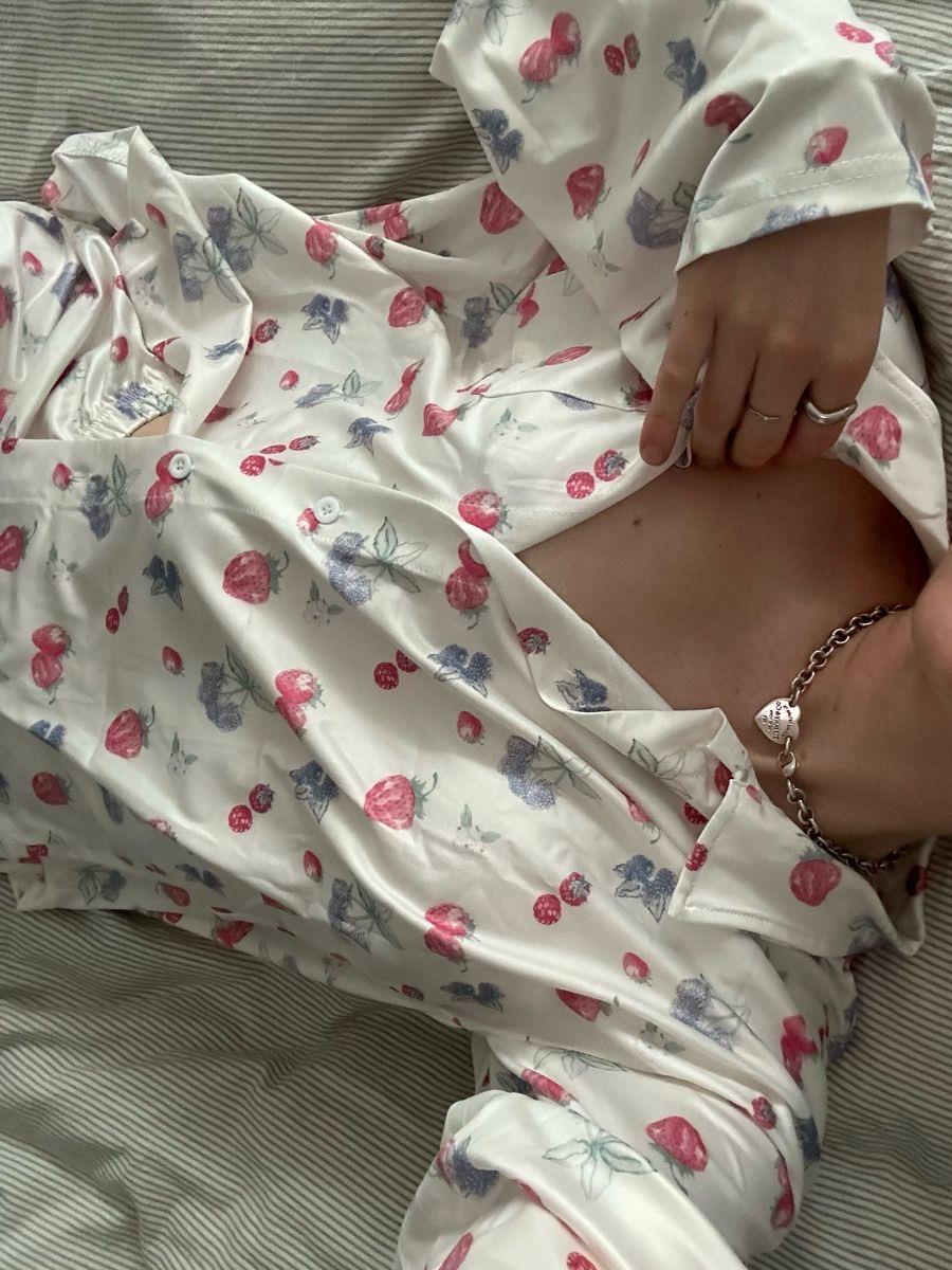 Meyve Desenli Uzun Kollu Beyaz Pijama Takımı
