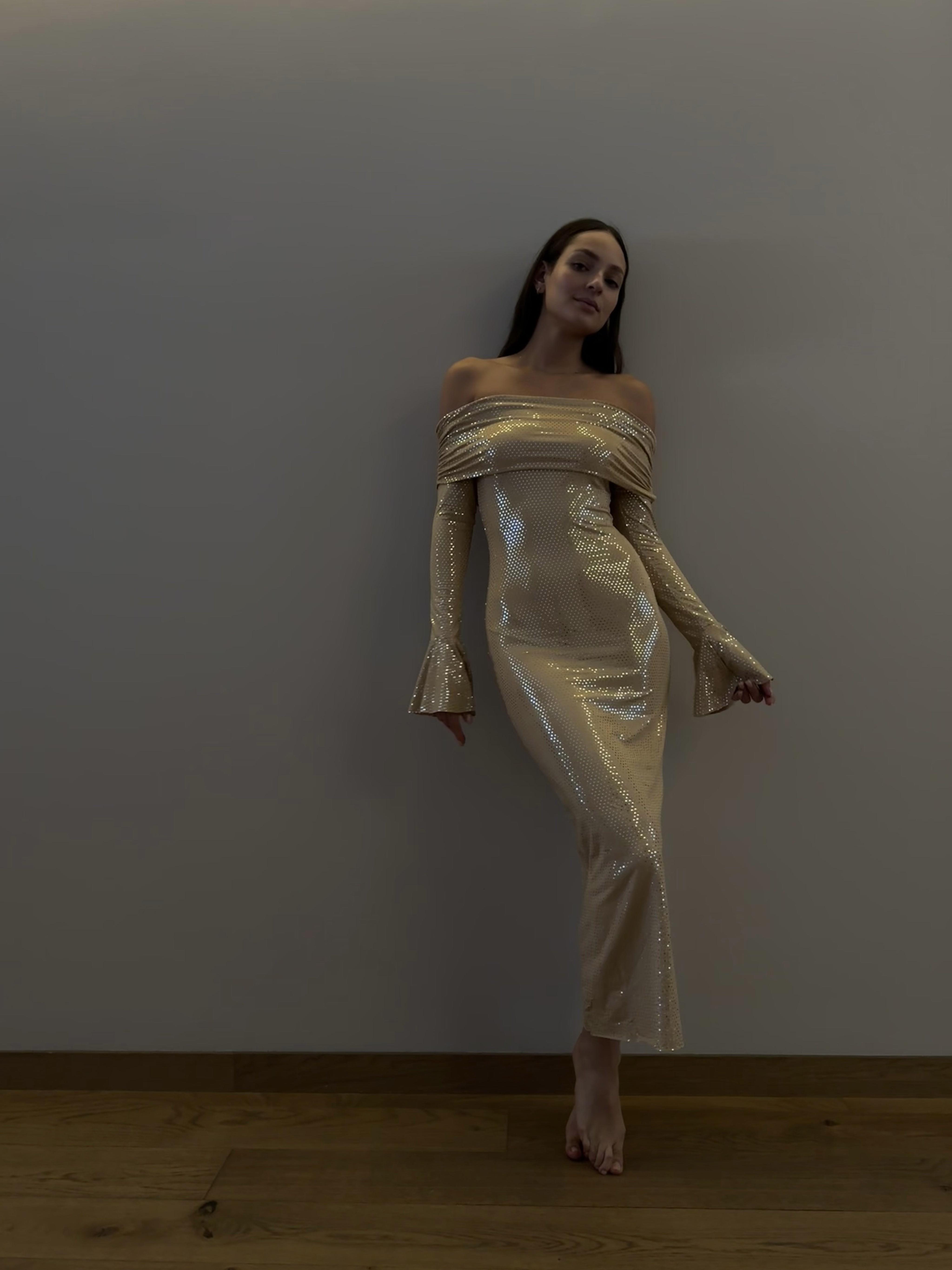 Parlak Omuz Dekolteli Elbise - Nude