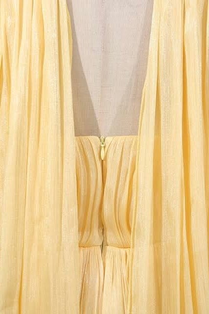 Şal Detaylı Derin Dekolteli Asimetrik Kesim Elbise - Sarı