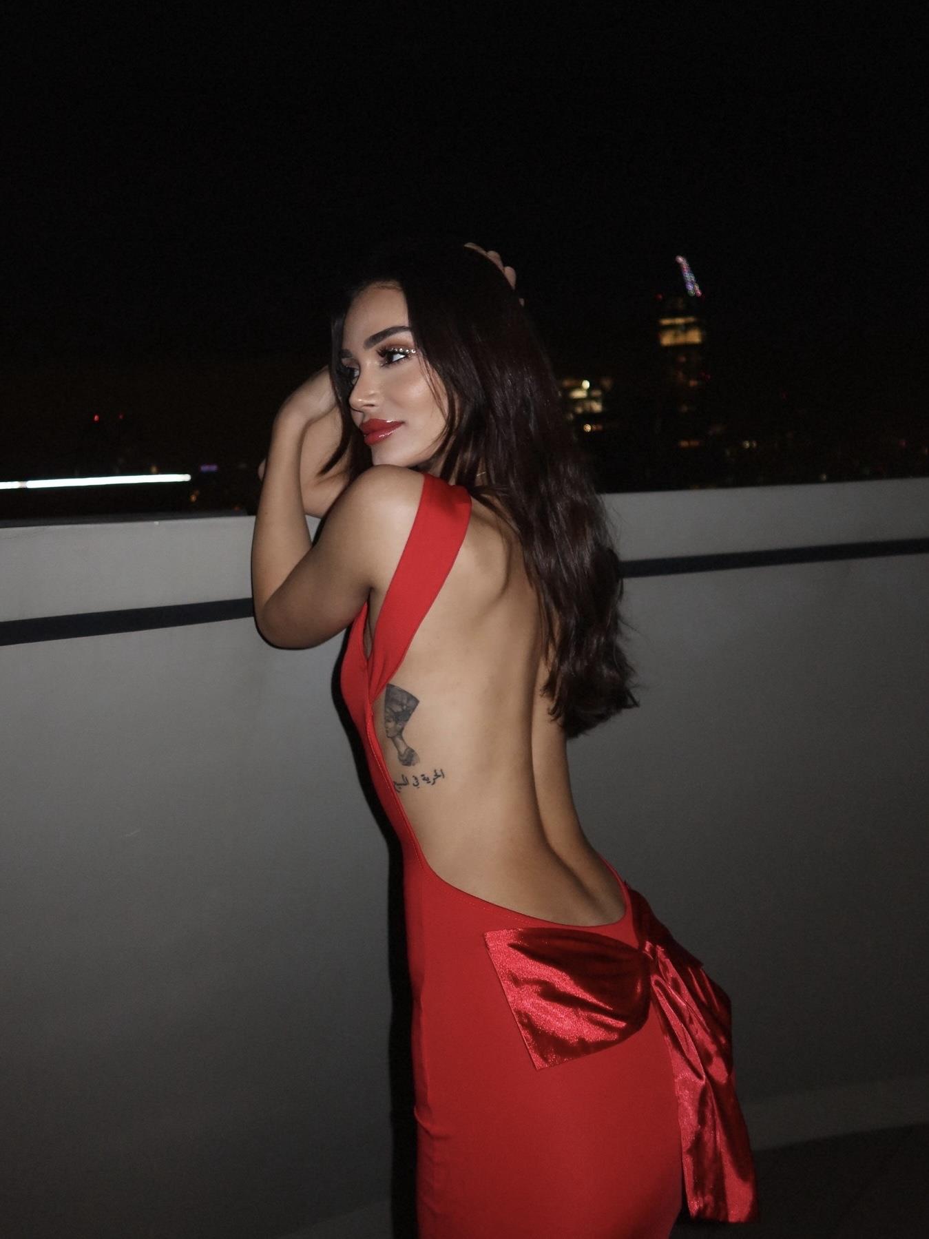 Sırt Dekolteli Kurdele Detaylı Uzun Elbise 