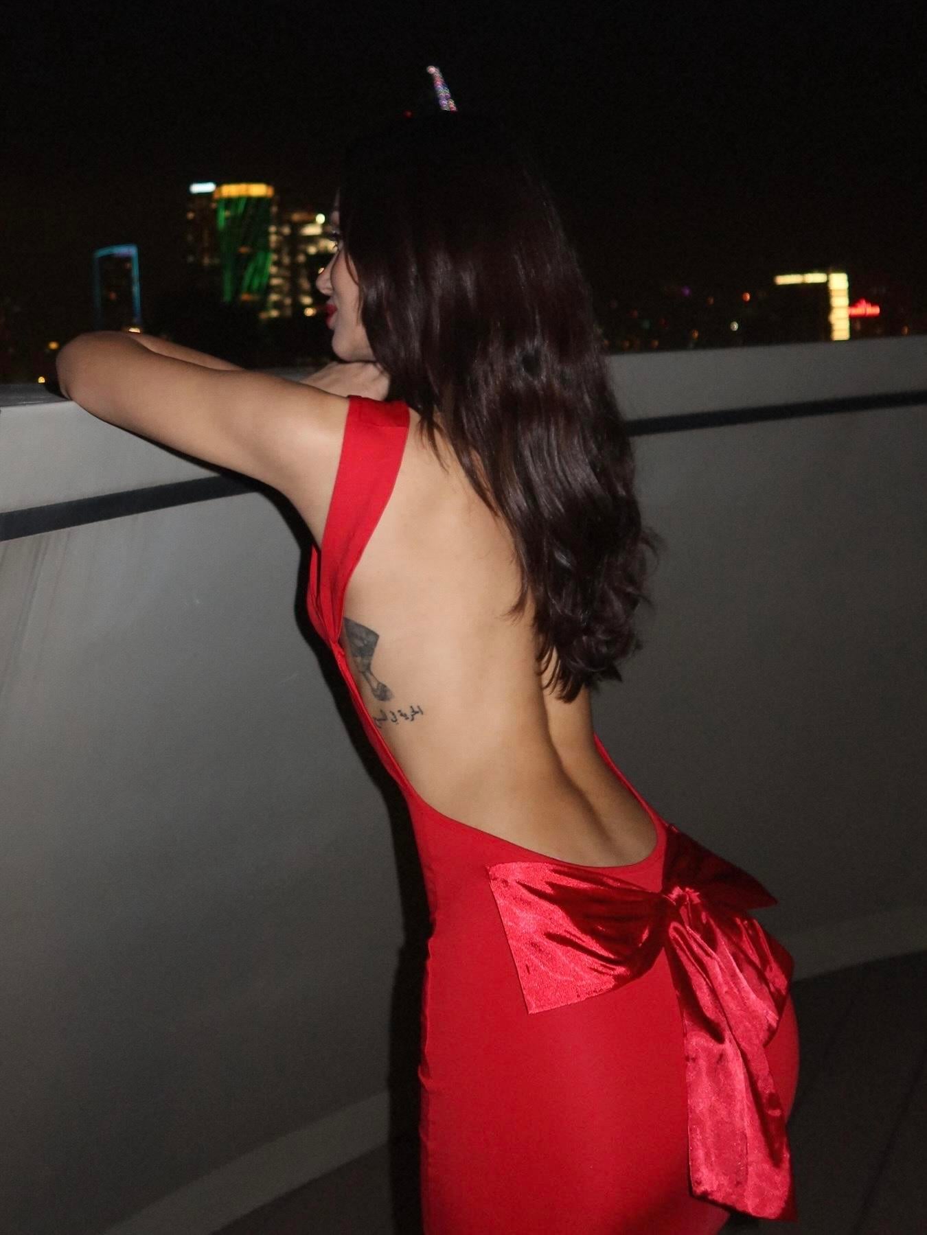 Sırt Dekolteli Kurdele Detaylı Uzun Elbise 