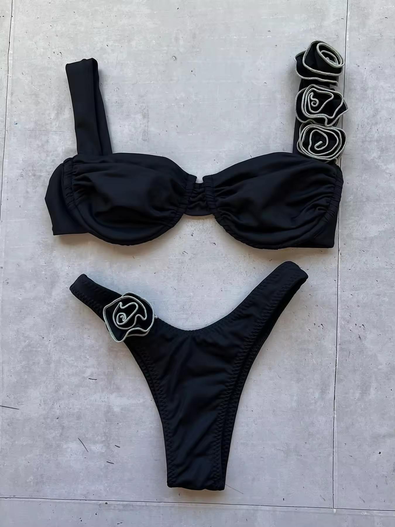 Siyah Gül Detaylı Bikini Takımı
