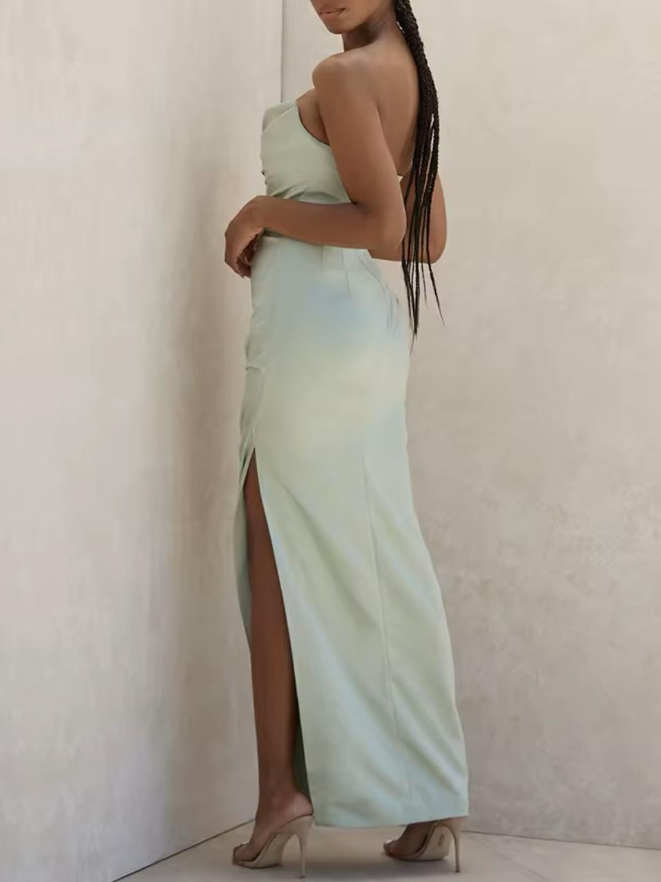 Su Yeşili Drapeli Straplez Yırtmaçlı Elbise