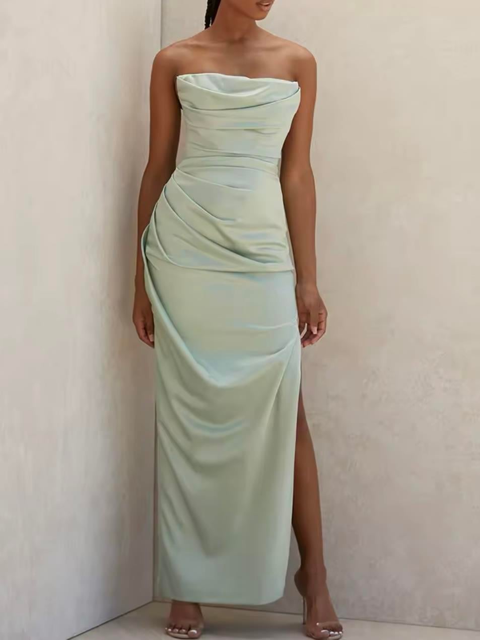Su Yeşili Drapeli Straplez Yırtmaçlı Elbise