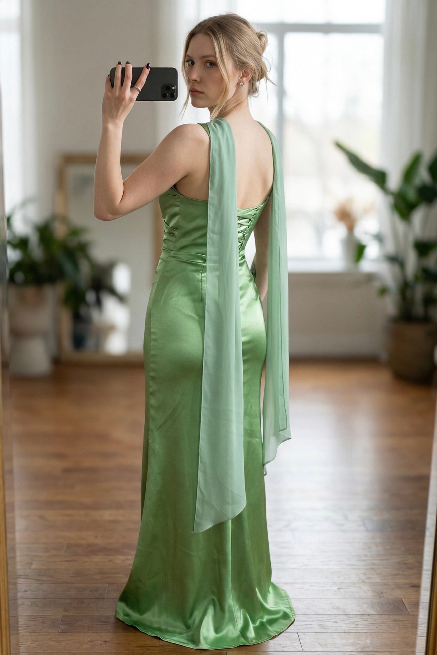 Yeşil Drapeli Şal Detaylı Uzun Elbise