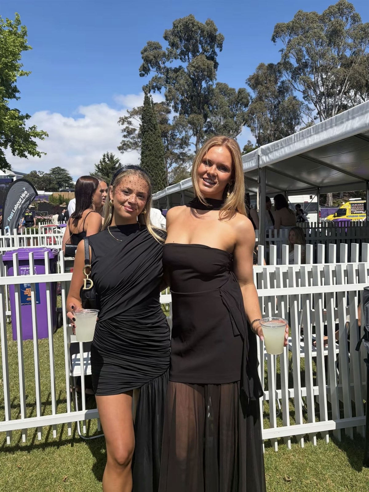 Asimetrik Drapeli Kuyruklu Elbise - Siyah