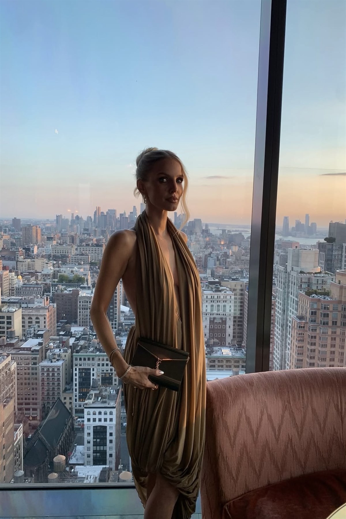 Asimetrik Kesim Drapeli Midi Elbise