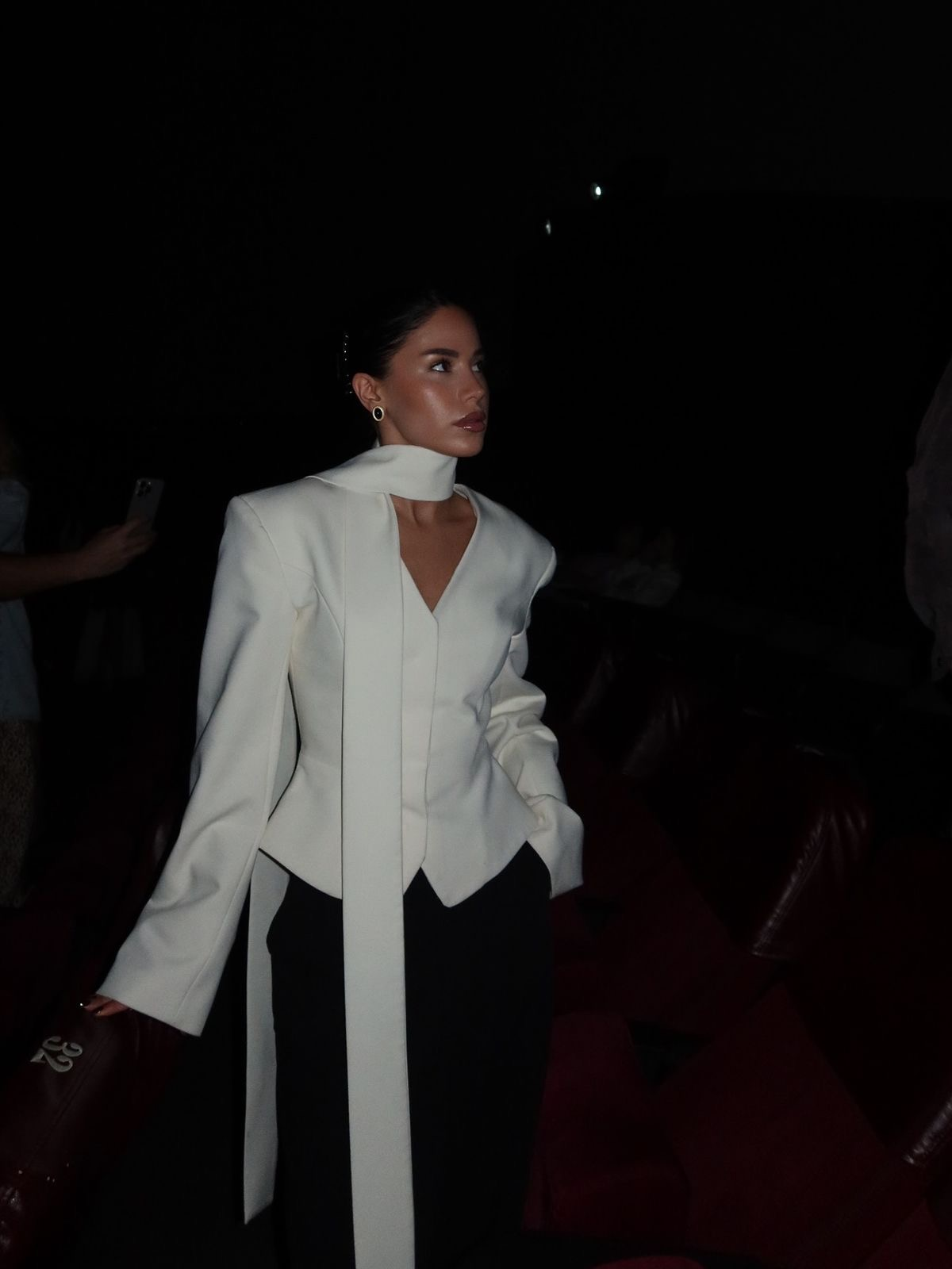 Belden Oturan Fular Detaylı Blazer Ceket