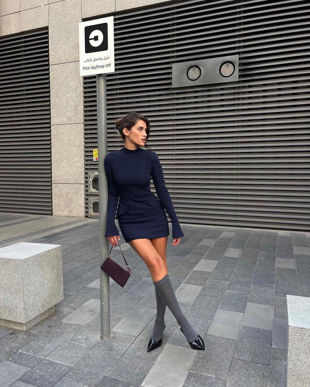 Boğazlı Cep Gönümlü Lacivert Mini Elbise