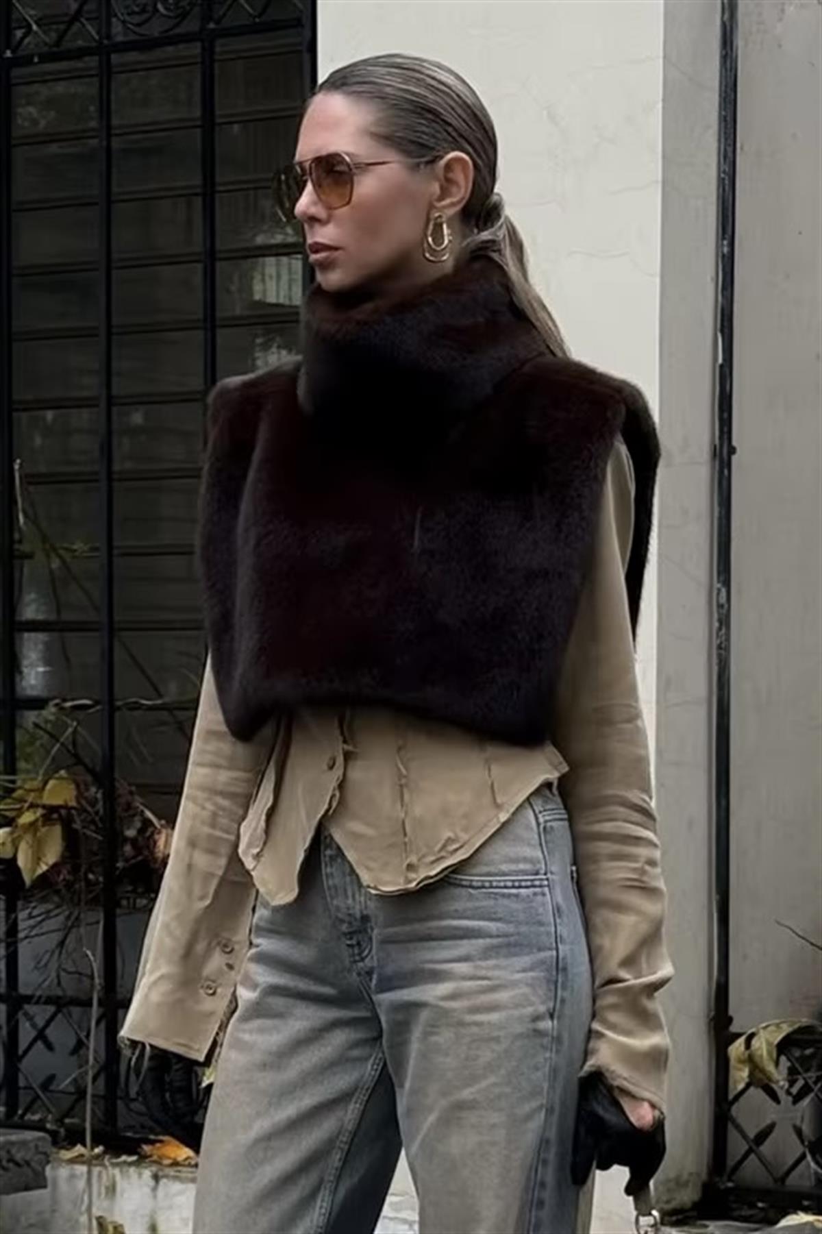 Boğazlı Suni Kürk Görünümlü Yelek - Kahverengi 