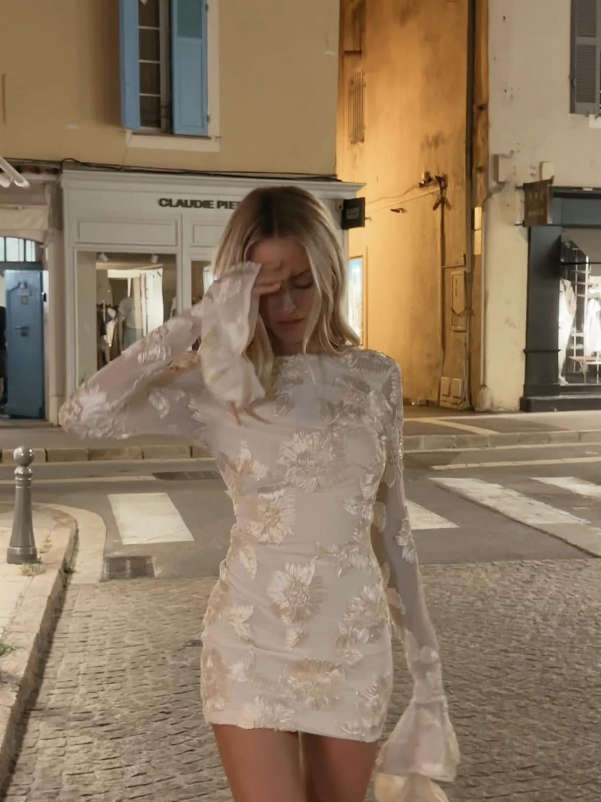 Butter Yellow Çiçek İşlemeli Mini Elbise