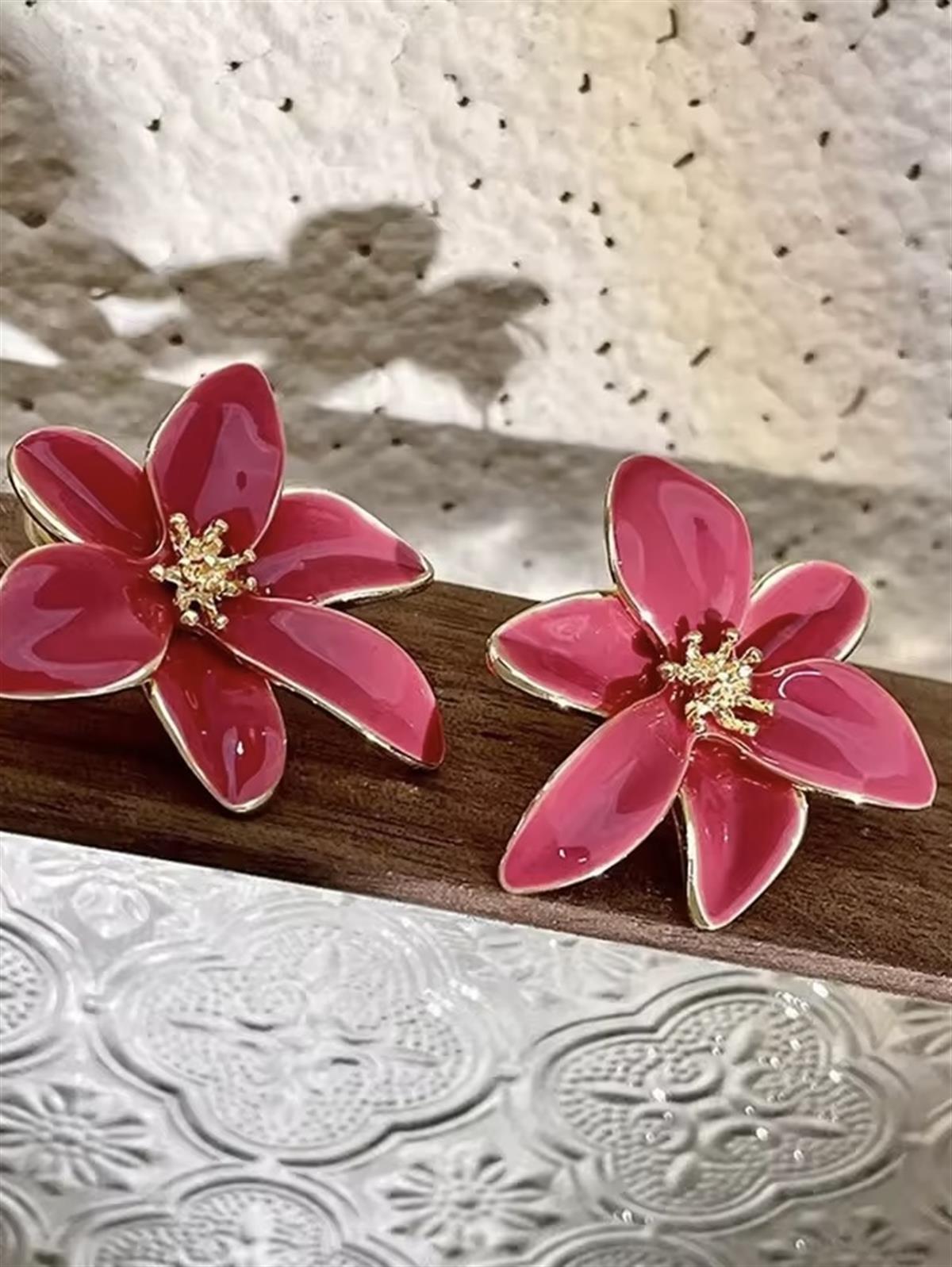 Çiçek Şekilli Pembe Mineli Küpe