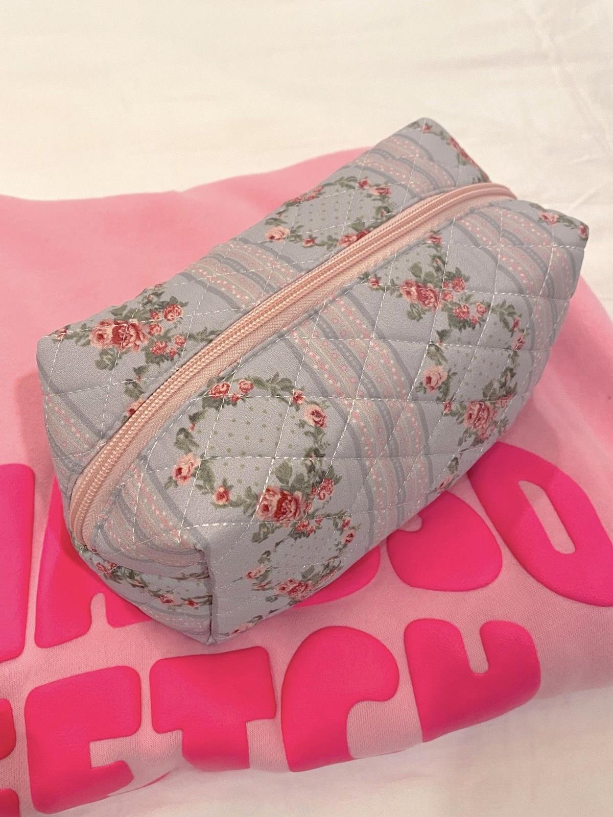 Desenli Büyük Boy Makyaj Çantası