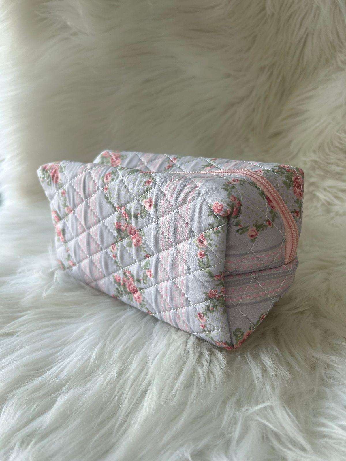 Desenli Büyük Boy Makyaj Çantası