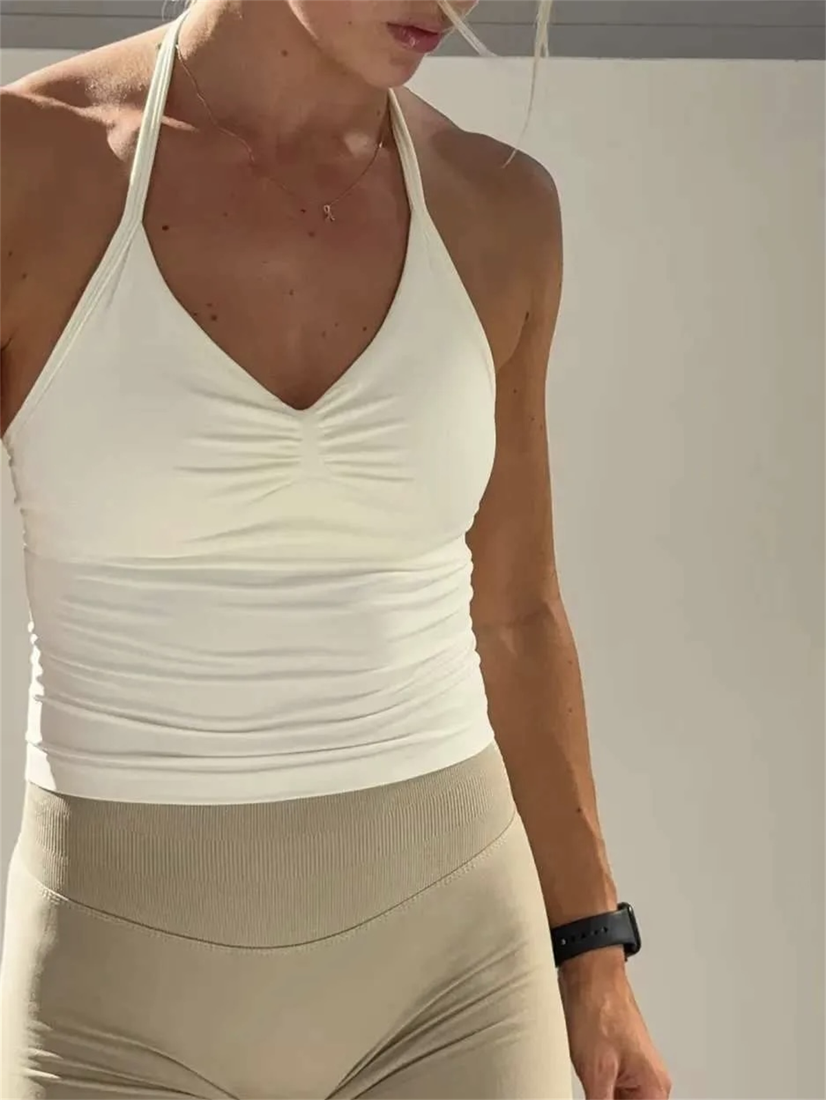 Dfyne Halter Yaka Spor Üst - Ekru