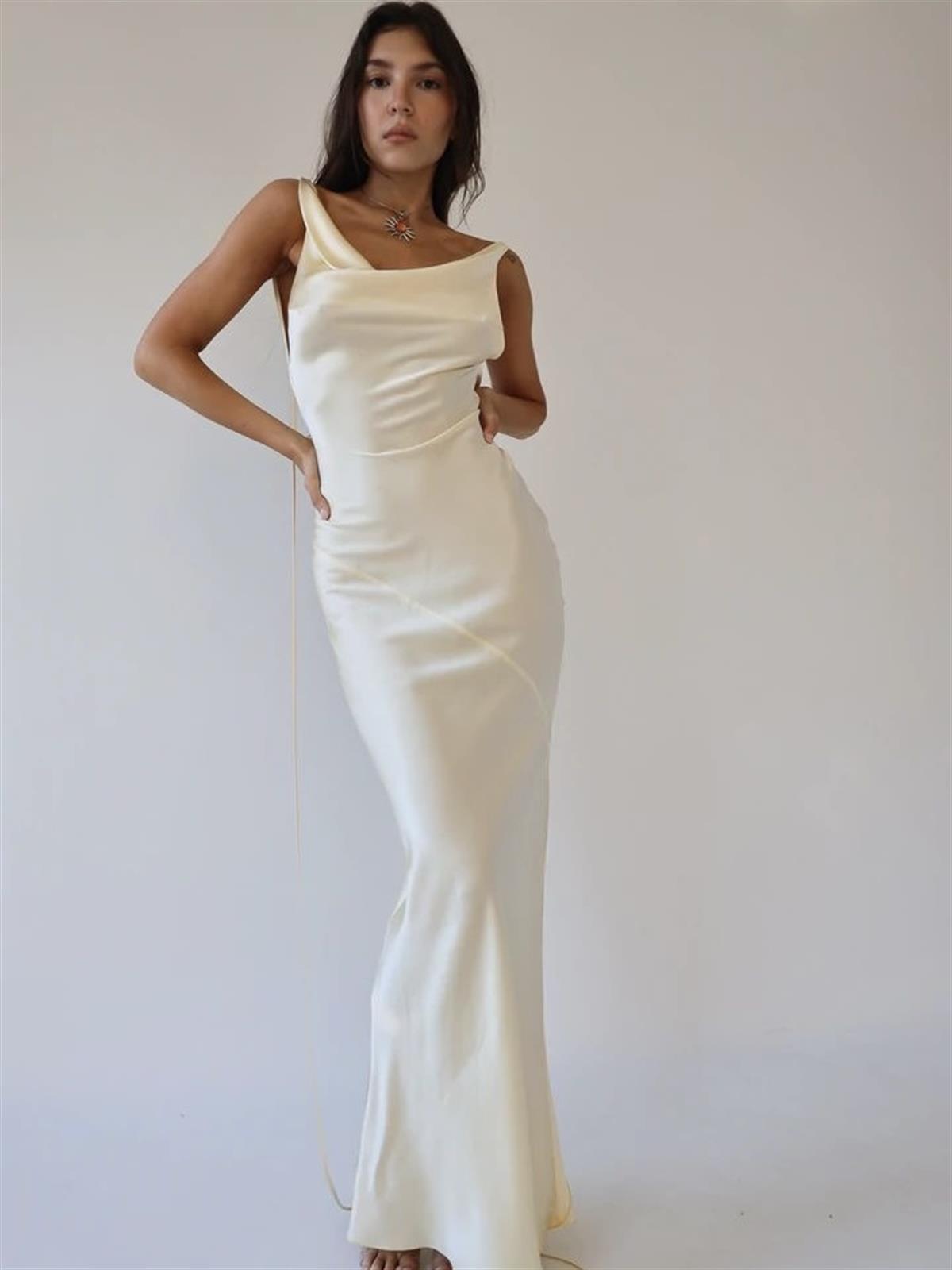 Ekru Saten Sırt Dekolteli Elbise