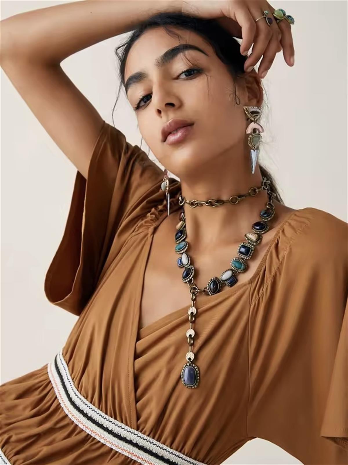 Etnik Doğal Taş Detaylı Uzun Kolye