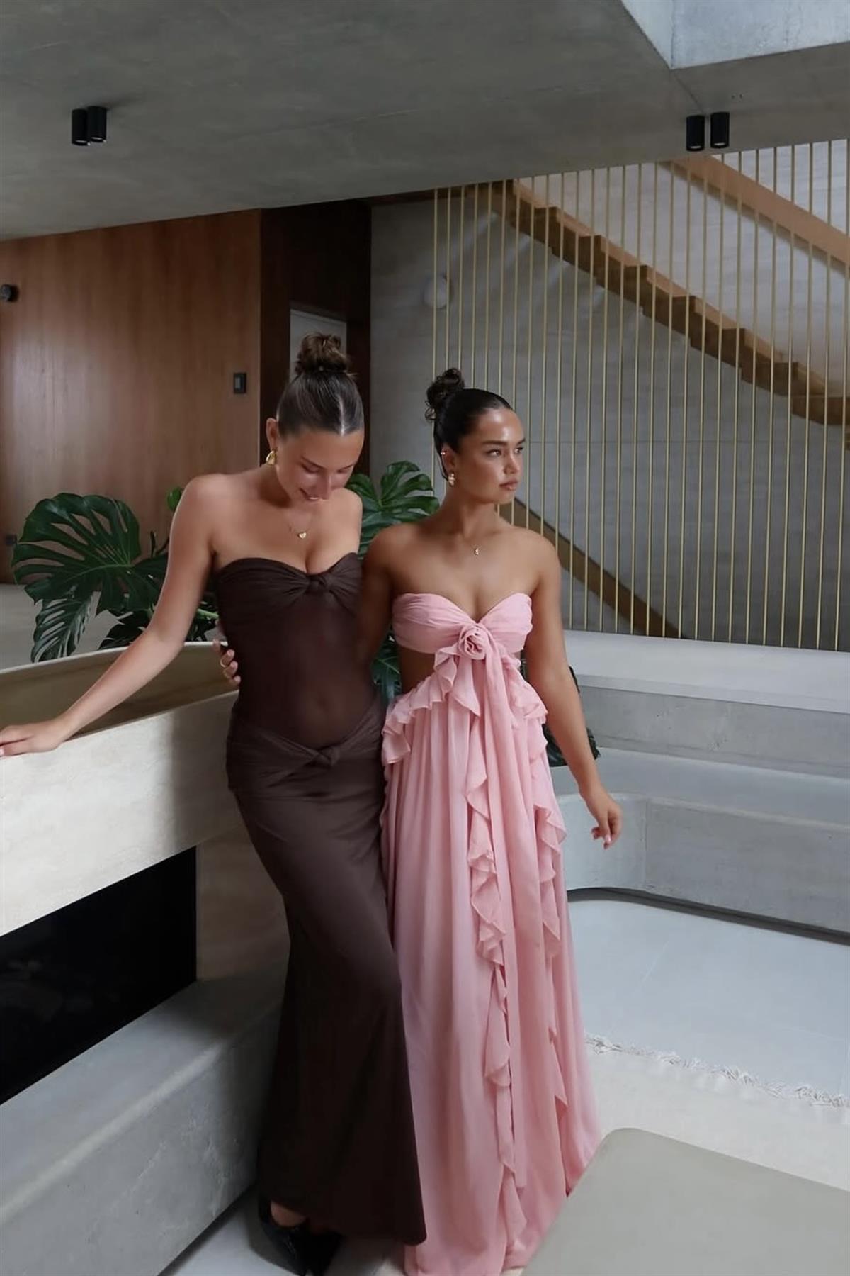 Fırfır Detaylı Straplez Cut-Out Maxi Elbise