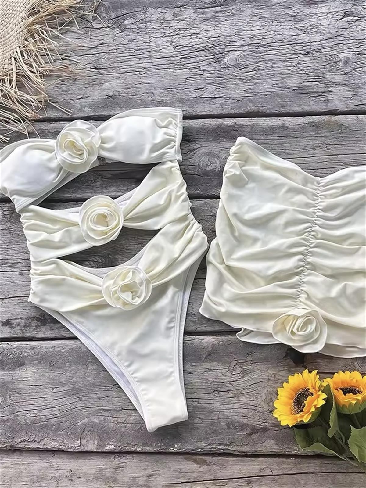 Gül Detaylı Straplez Etekli Bej Mayo