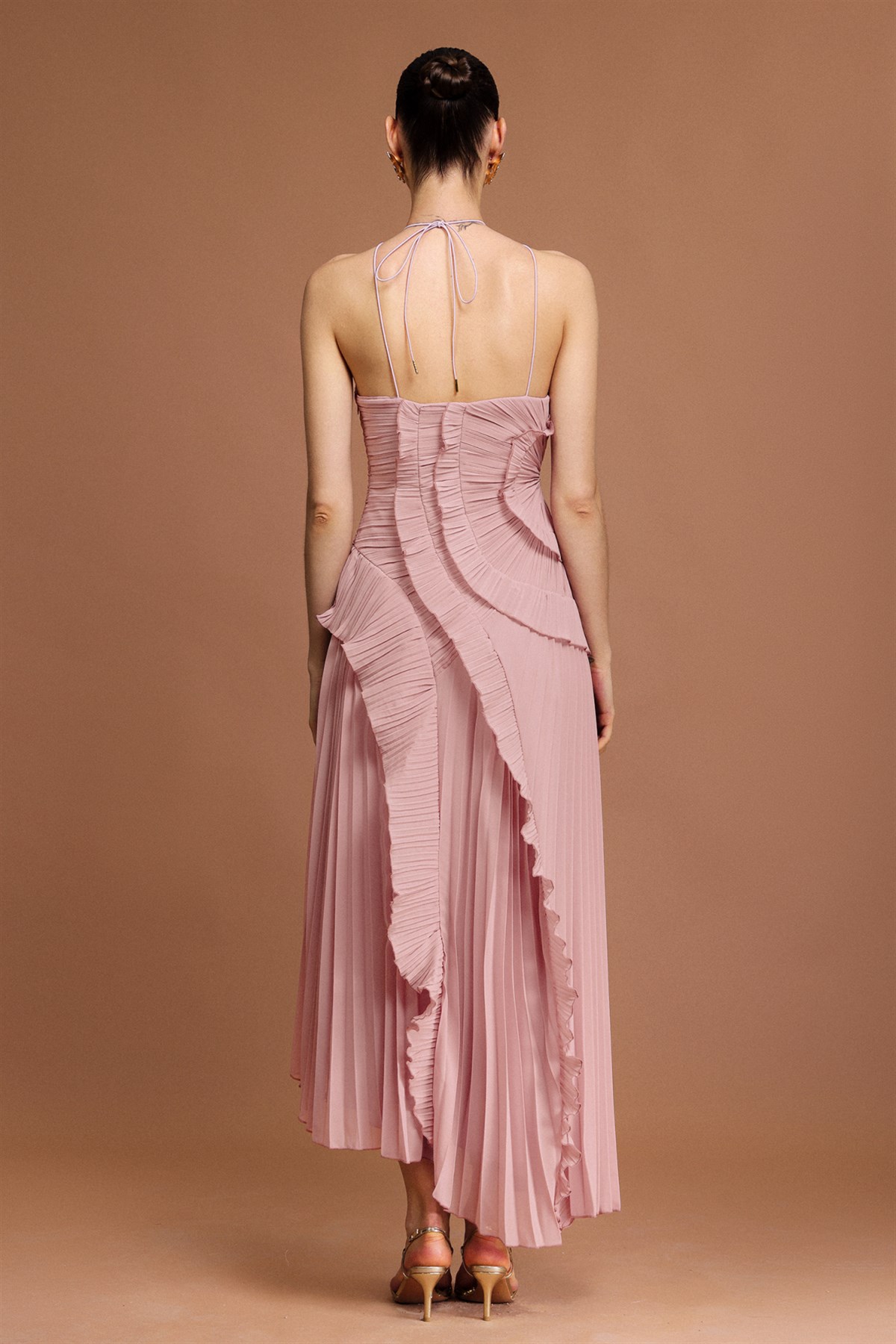 Halter Yaka Fırfır Detaylı Drapeli Midi Elbise - Pembe