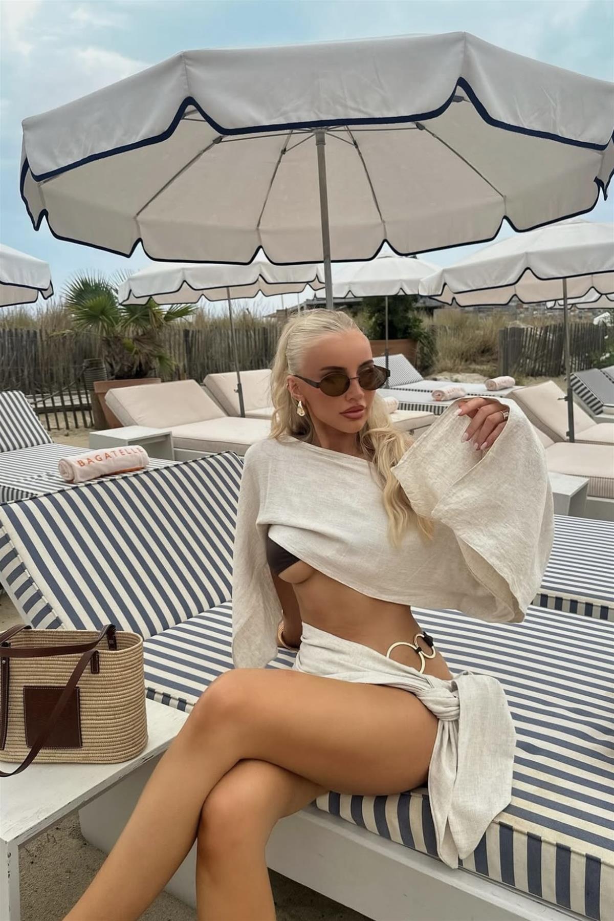 Keten Bağlamalı Asimetrik Takım - Bej