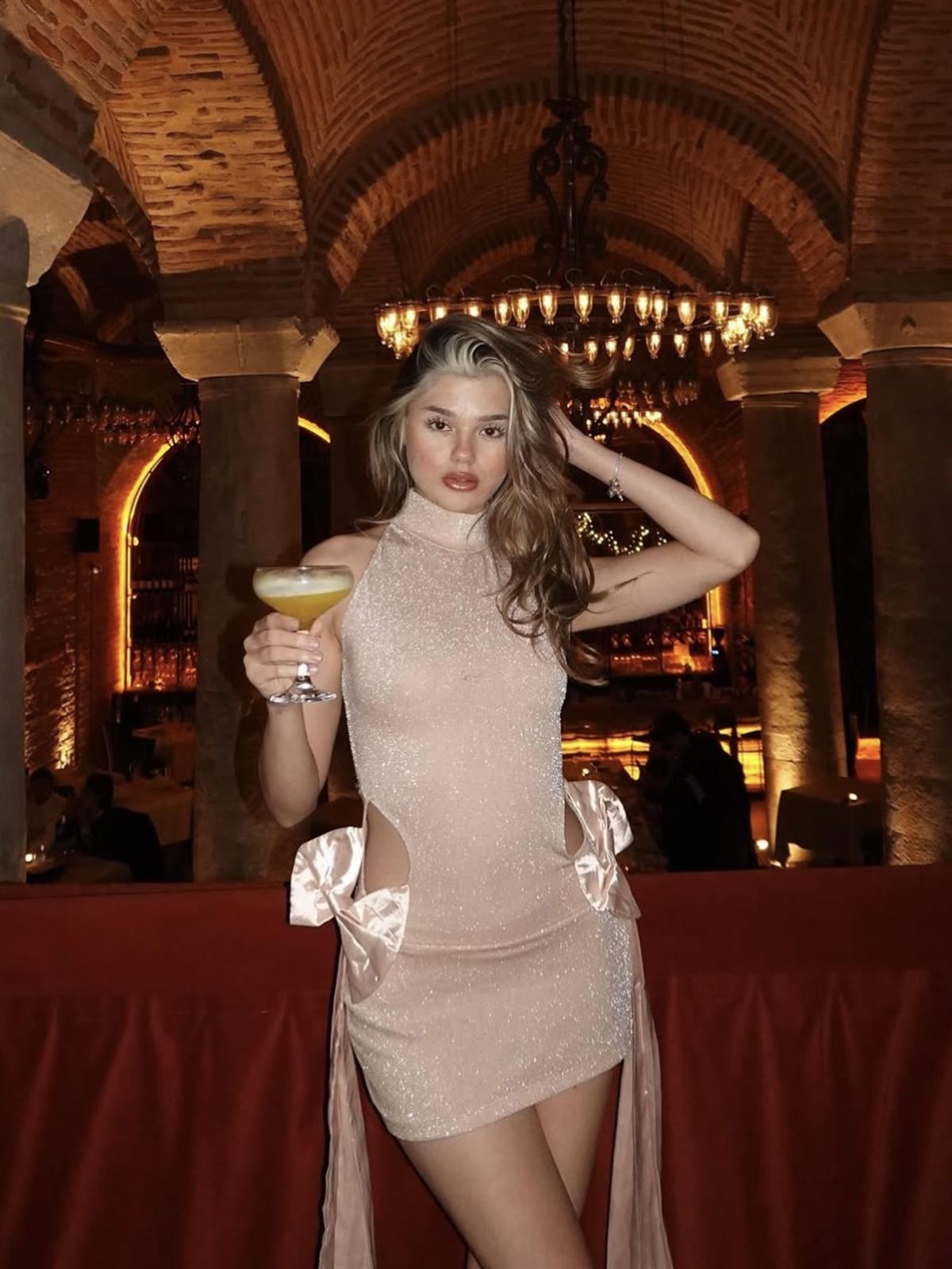 Kurdele Detaylı Simli Mini Elbise