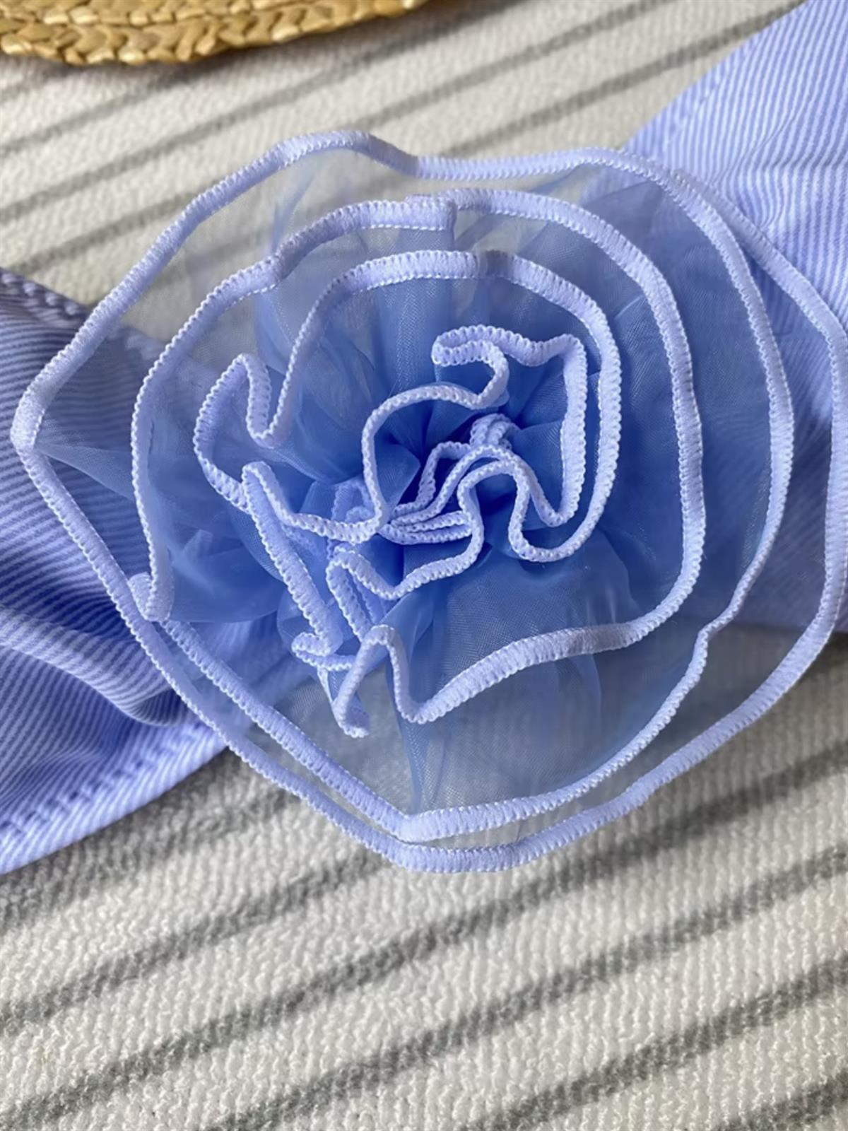 Mavi Yüksel Bel Gül Detaylı Bikini Takımı