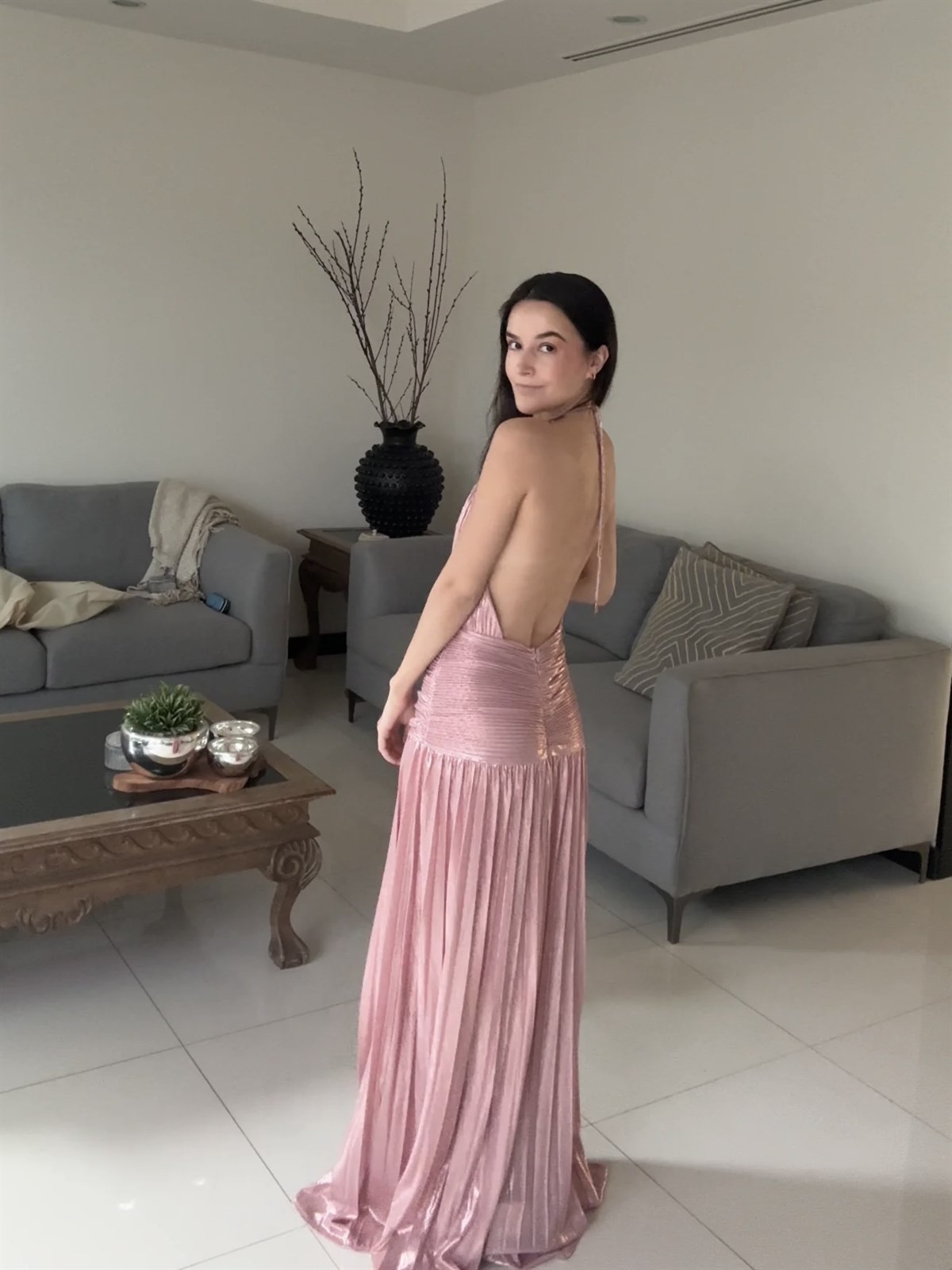 Metalik Dokulu Halter Yaka Yırtmaçlı Uzun Elbise - Pembe