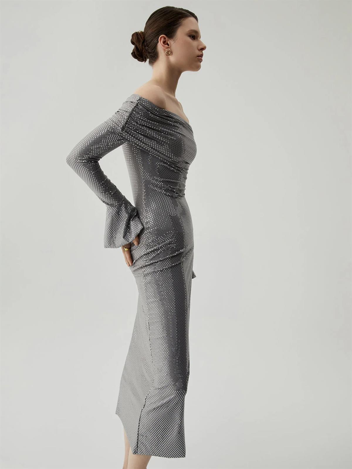 Parlak Omuz Dekolteli Elbise