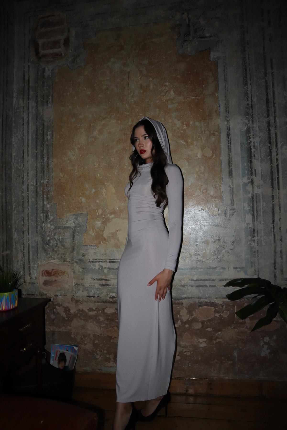 Sahara Şapkalı Uzun Gri Elbise